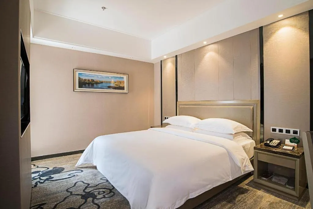 Bed in Guangzhou Rongjin hotel