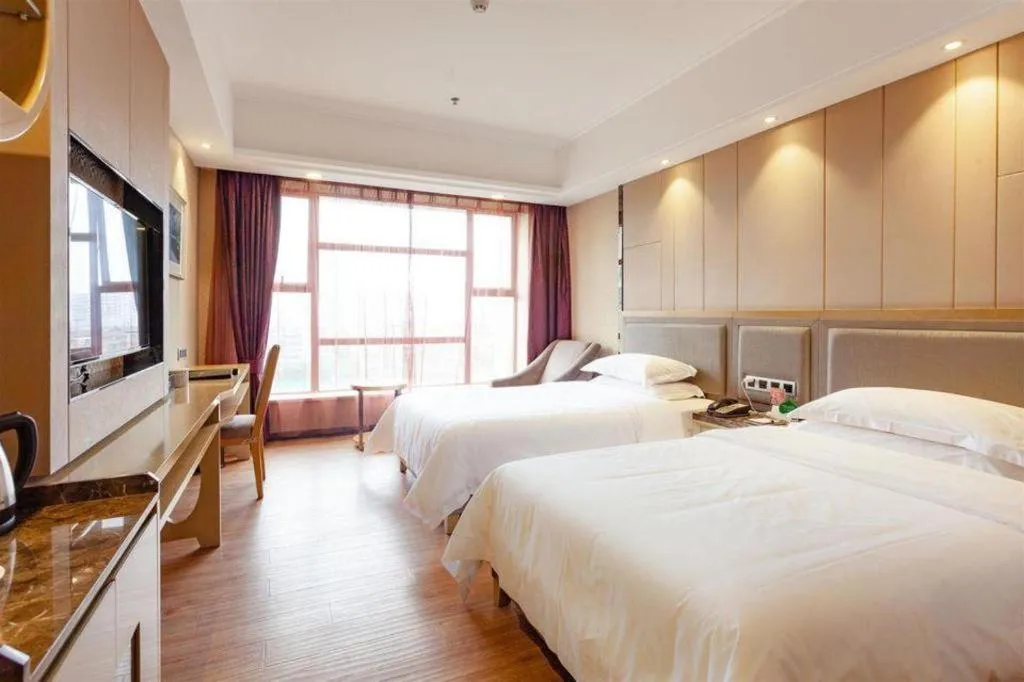 Bed in Guangzhou Rongjin hotel