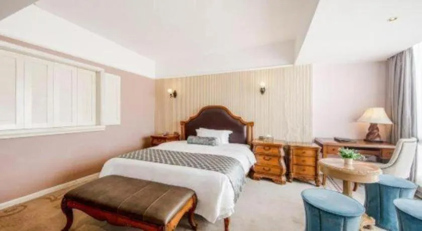 Bed in Guangzhou Impression Hotel