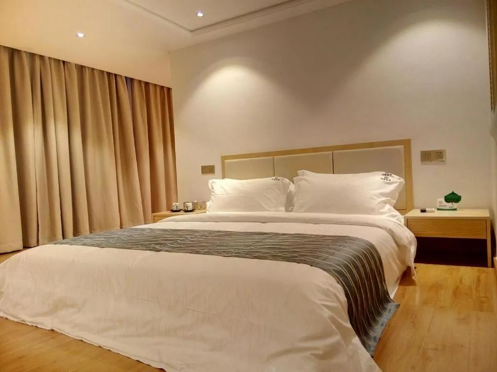 Bed in Guangzhou Impression Hotel