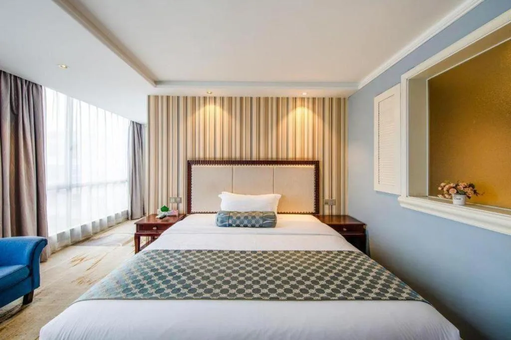 Bed in Guangzhou Impression Hotel