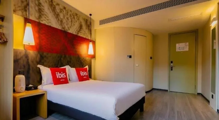 Bed in ibis Xi'an First Gaoxin RD