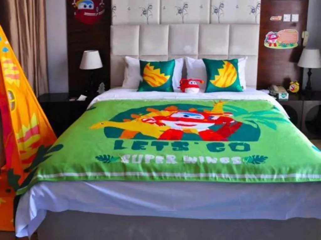 Bed in CITIC Jinling Hotel