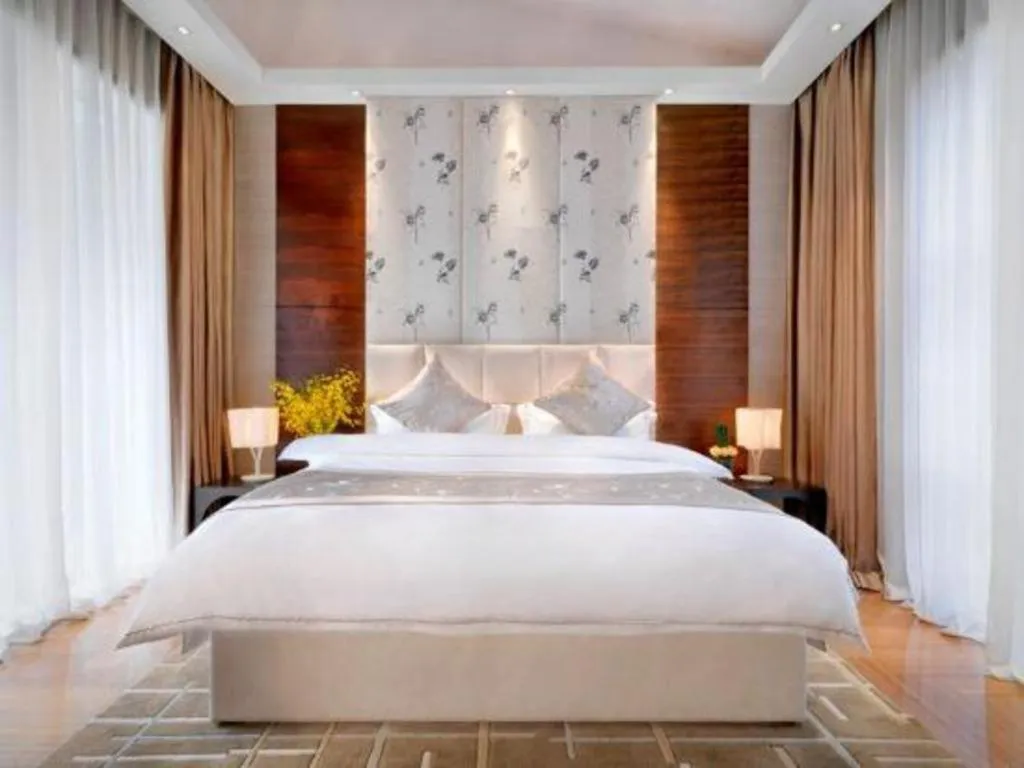 Bed in CITIC Jinling Hotel