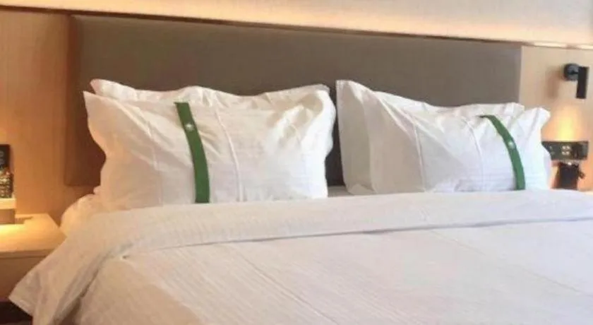 Bed in GreenTree Inn XuZhou PiZhou Dayunhe Decorative city PiXin(N) Road Express Hotel