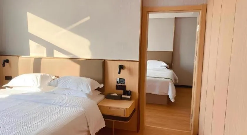 Bed in GreenTree Inn XuZhou PiZhou Dayunhe Decorative city PiXin(N) Road Express Hotel