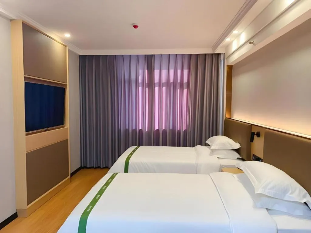Bed in GreenTree Inn XuZhou PiZhou Dayunhe Decorative city PiXin(N) Road Express Hotel
