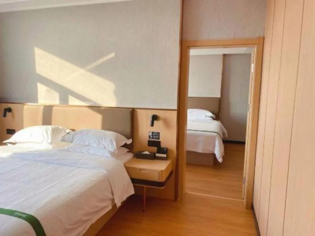 Bed in GreenTree Inn XuZhou PiZhou Dayunhe Decorative city PiXin(N) Road Express Hotel