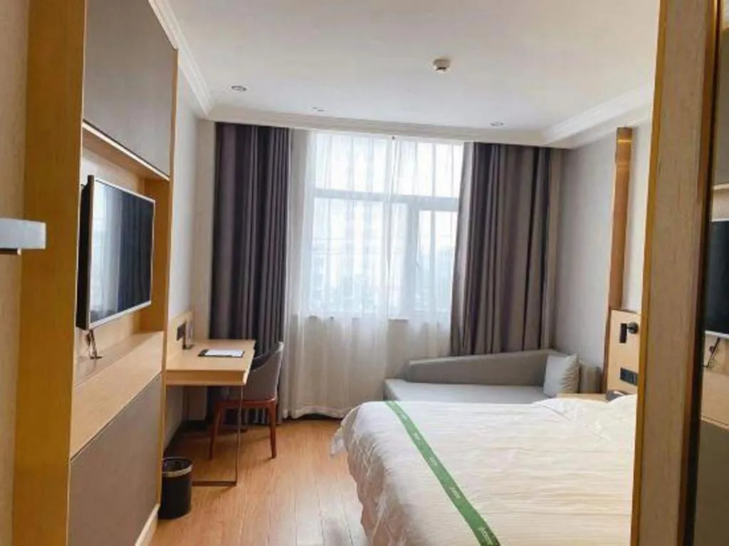 Bed in GreenTree Inn XuZhou PiZhou Dayunhe Decorative city PiXin(N) Road Express Hotel