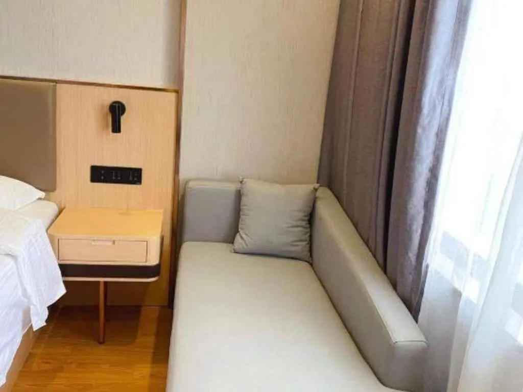 Bed in GreenTree Inn XuZhou PiZhou Dayunhe Decorative city PiXin(N) Road Express Hotel