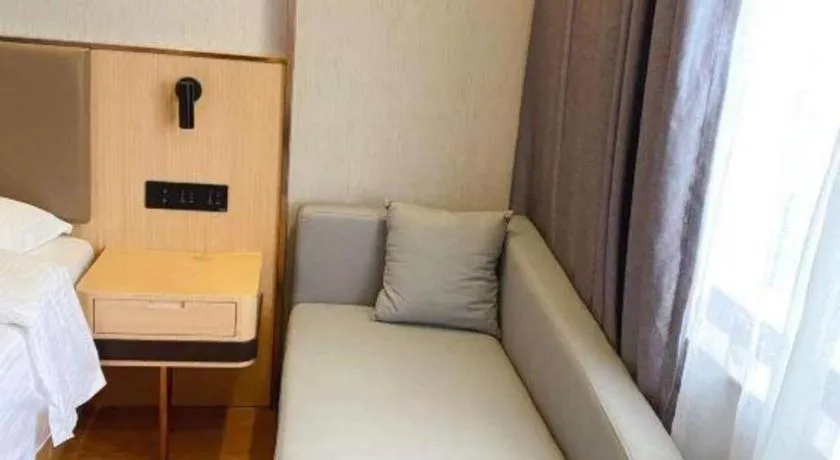 Bed in GreenTree Inn XuZhou PiZhou Dayunhe Decorative city PiXin(N) Road Express Hotel