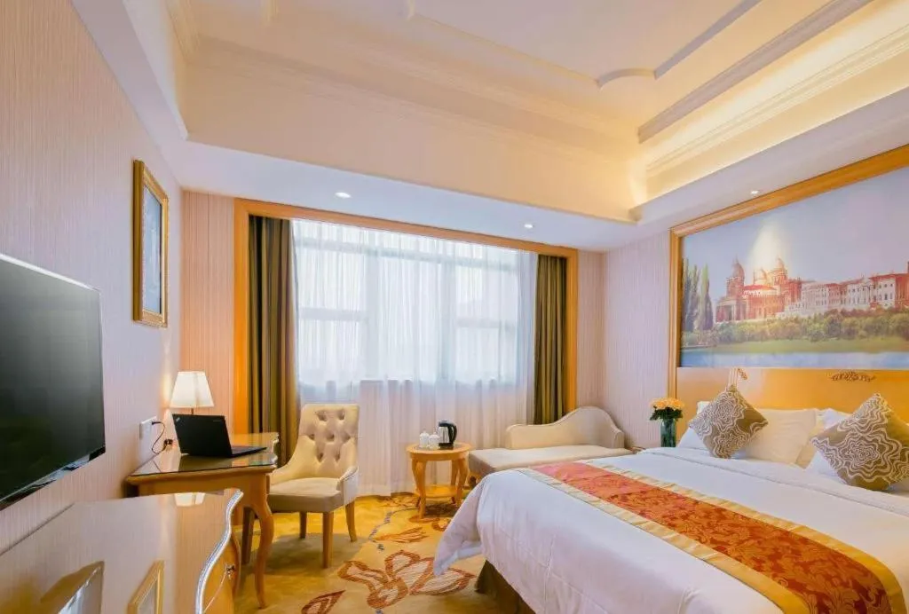 Bed in Vienna International Shenzhen Tianan Digital City