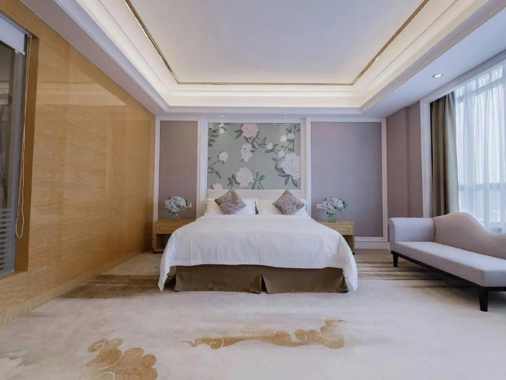 Bed in Vienna International Shenzhen Tianan Digital City