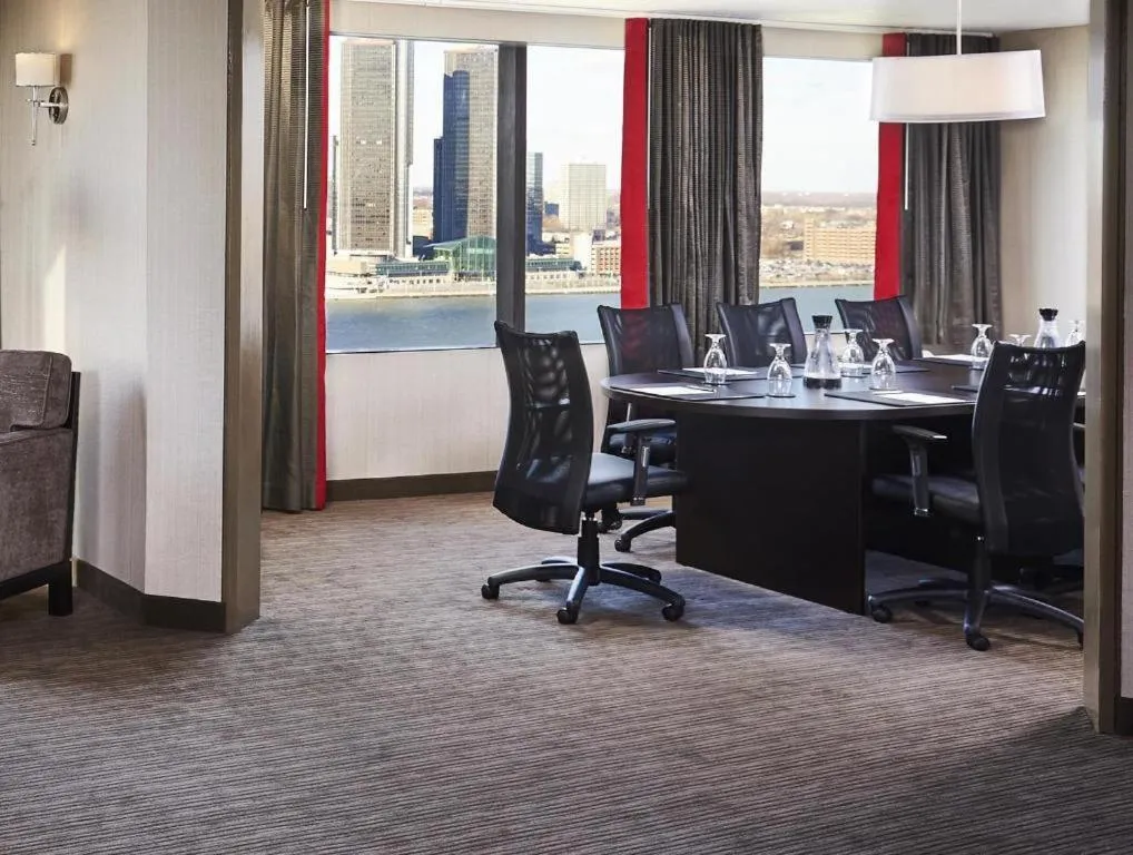 Best Western Plus Waterfront Hotel