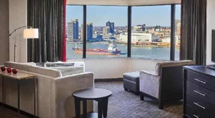 Bed in Best Western Plus Waterfront Hotel Bed in Best Western Plus Waterfront Hotel