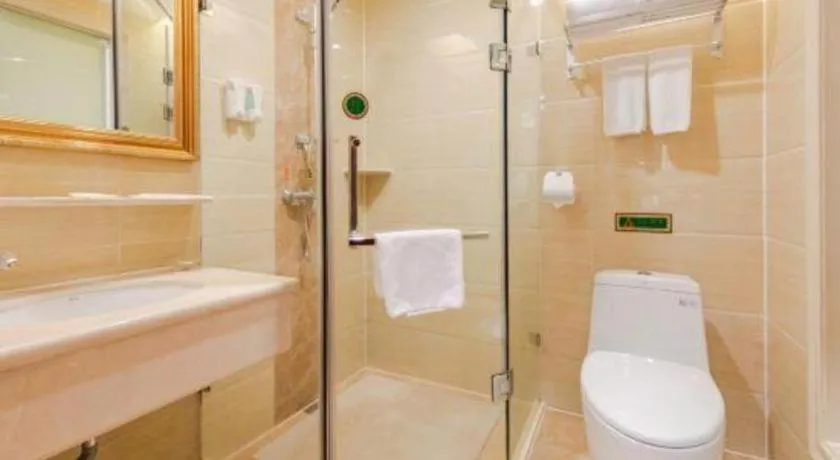 Vienna Hotel Shenzhen Exhibition Center Gangxia Metro Station