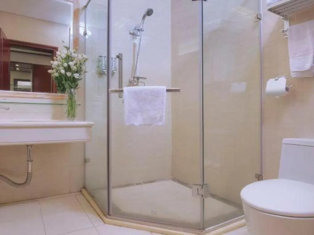 Vienna Hotel Shenzhen Exhibition Center Gangxia Metro Station