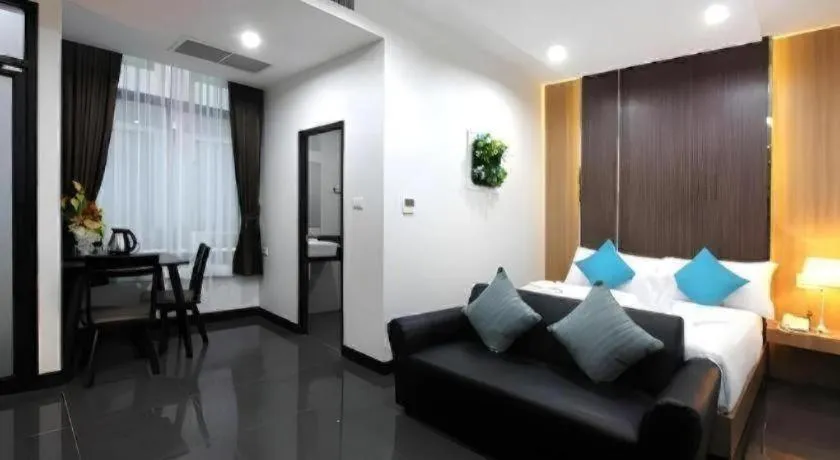 Bed in Thanburi Hotel