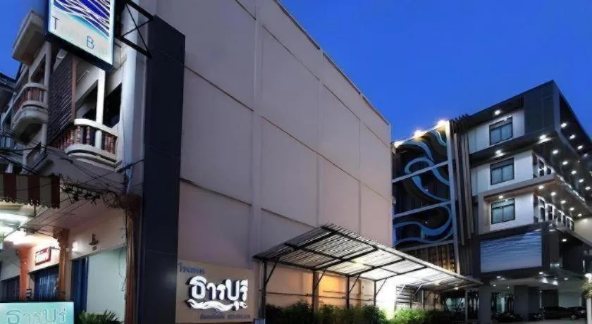 Thanburi Hotel