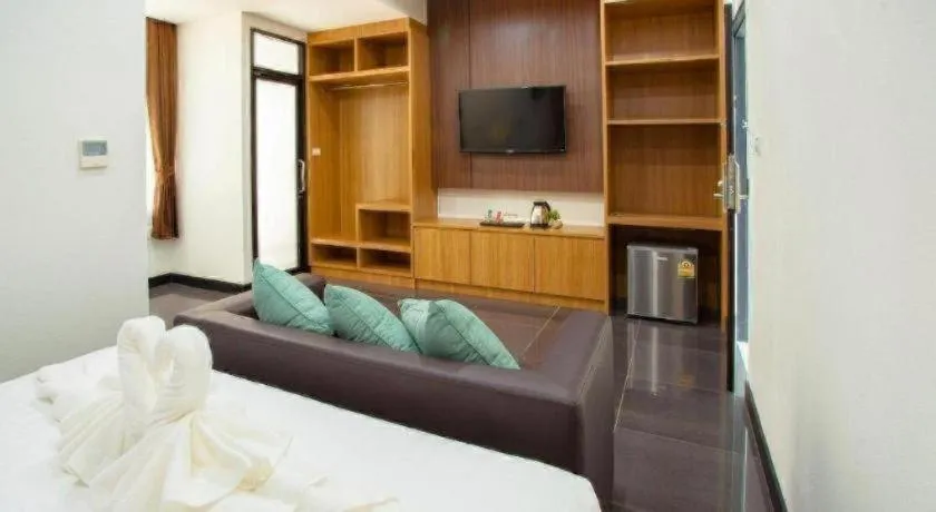 Bed in Thanburi Hotel