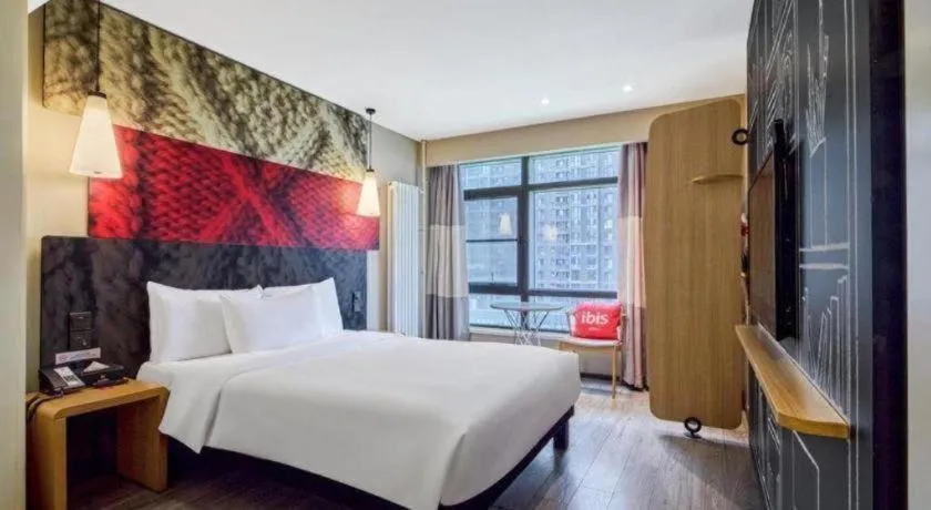 Bed in ibis Xian South Gate