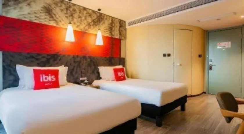 Bed in ibis Xian South Gate