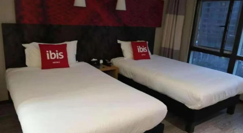 Bed in ibis Xian South Gate