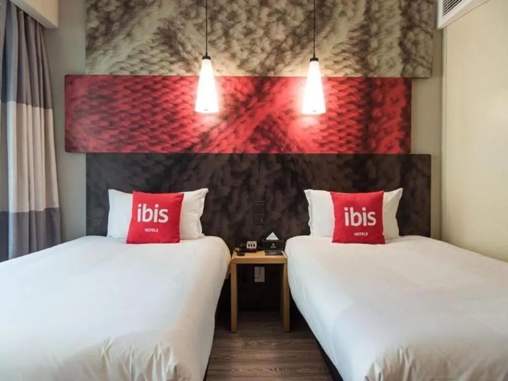 Bed in ibis Xian South Gate