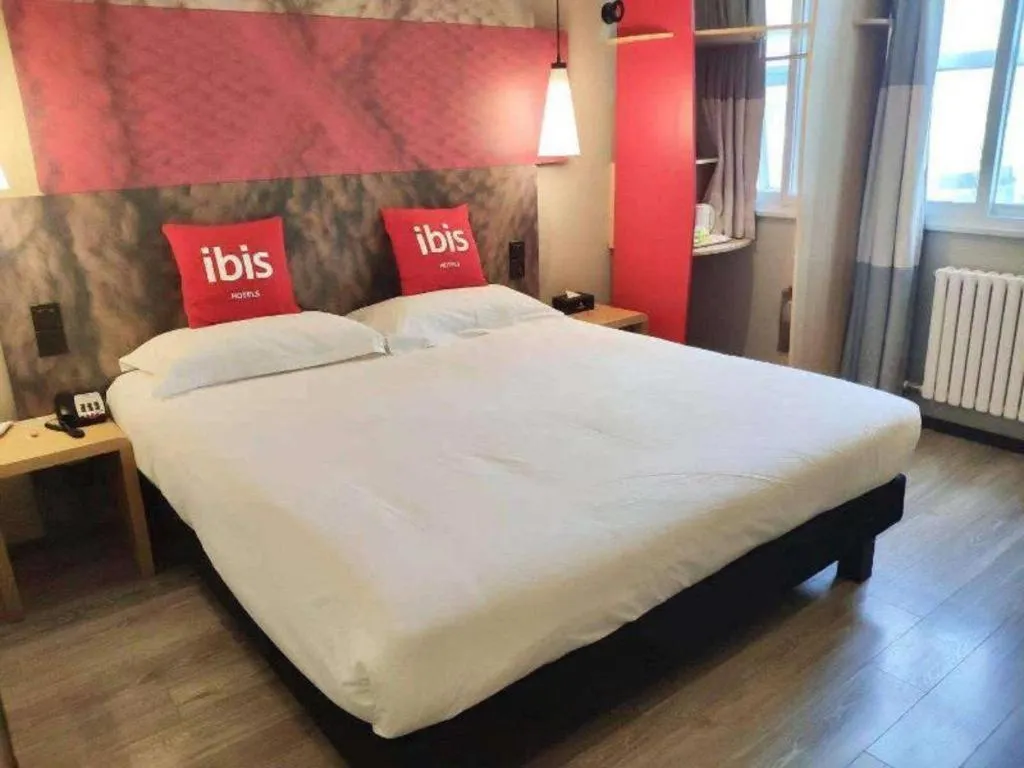 Bed in ibis Shenyang north station