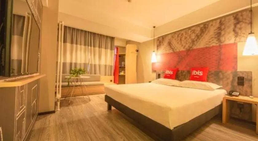 Bed in ibis Shenyang north station