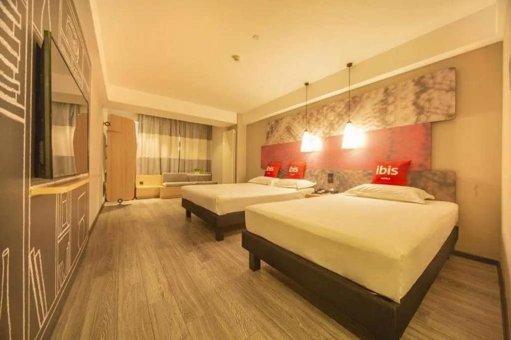 Bed in ibis Shenyang north station