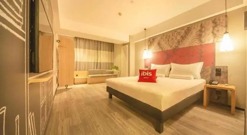 Bed in ibis Shenyang north station Bed in ibis Shenyang north station
