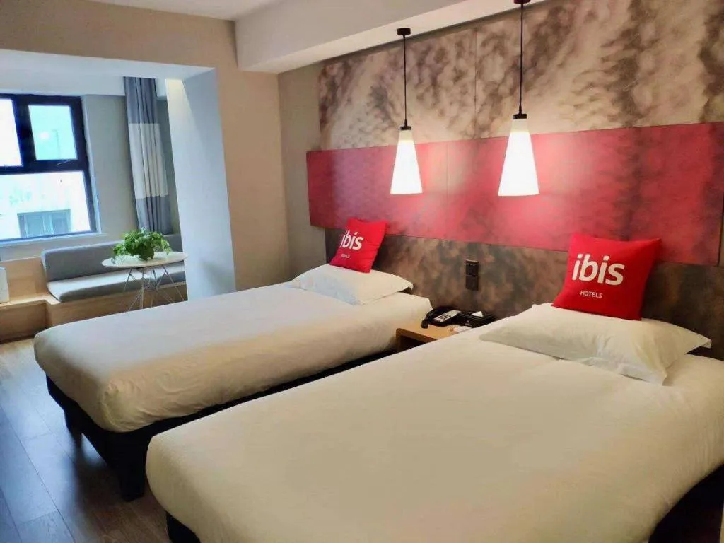 Bed in ibis Shenyang north station
