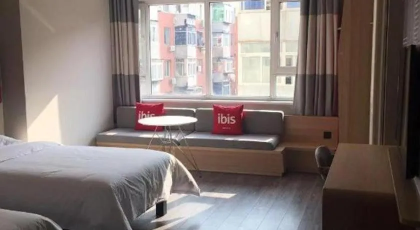 Bed in ibis Shenyang north station