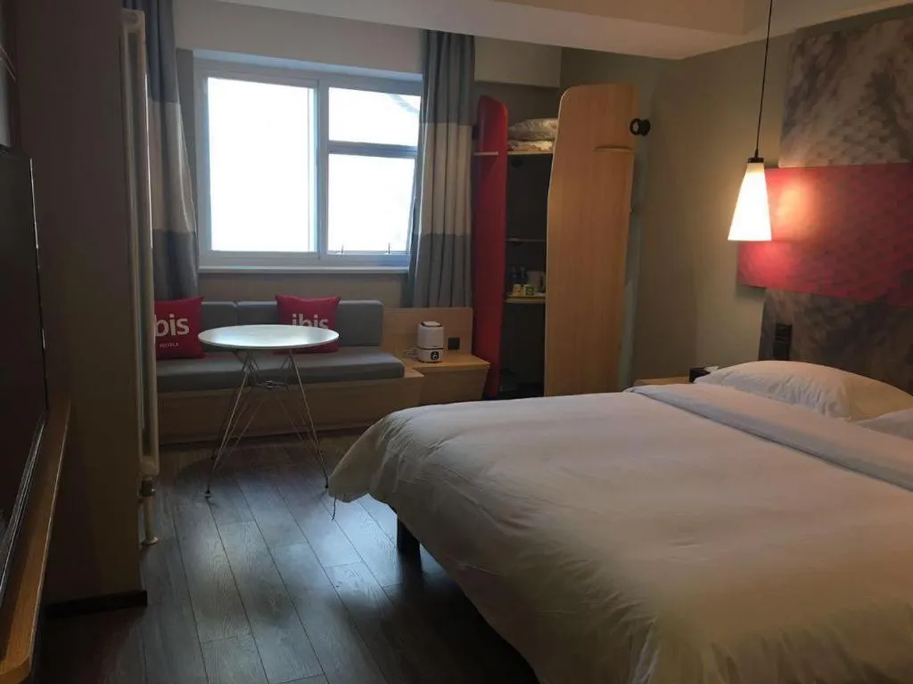 Bed in ibis Shenyang north station