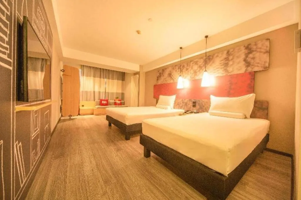 Bed in ibis Shenyang north station