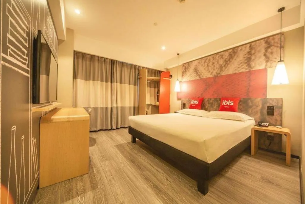 Bed in ibis Shenyang north station