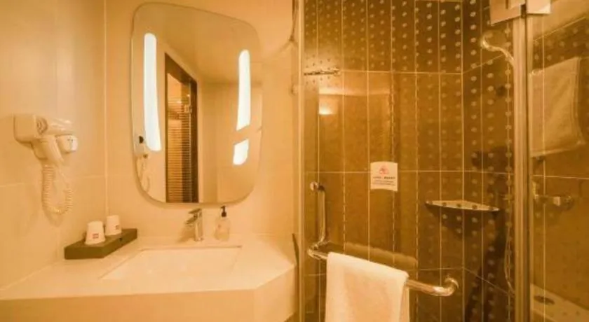 ibis Shenyang north station