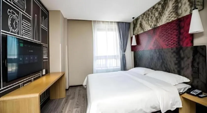 Bed in ibis Wuxi Jiangnan University