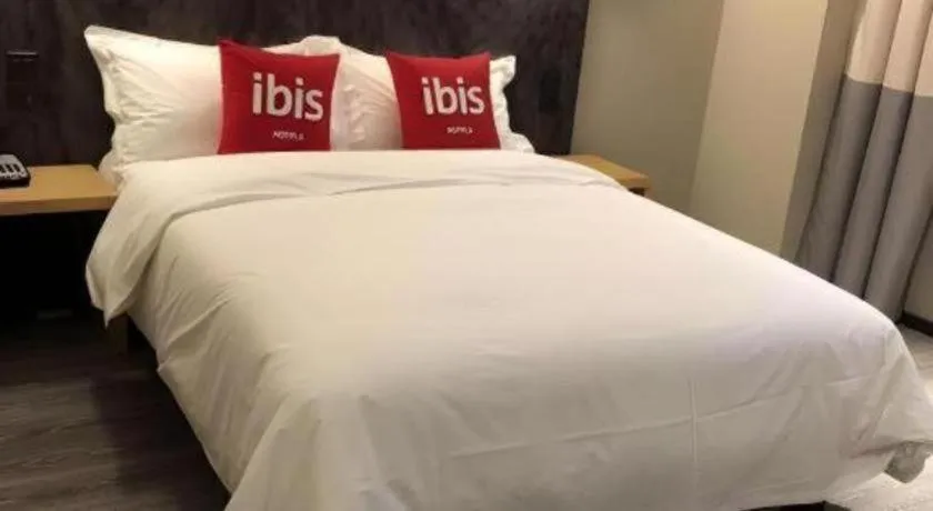 Bed in ibis Wuxi Jiangnan University