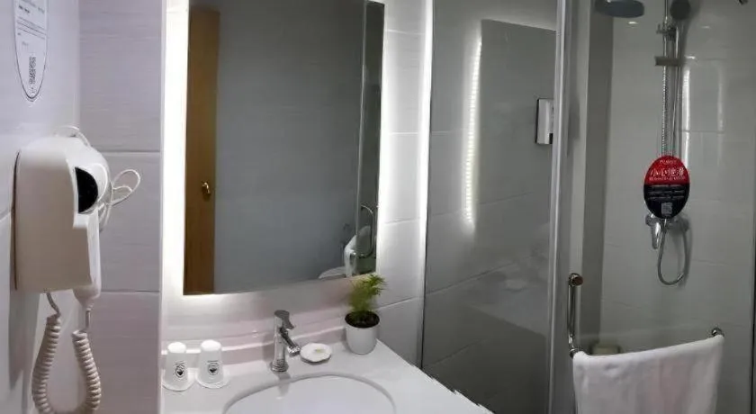 GreenTree Inn Anqing Qianshan County Sunshine City Express Hotel