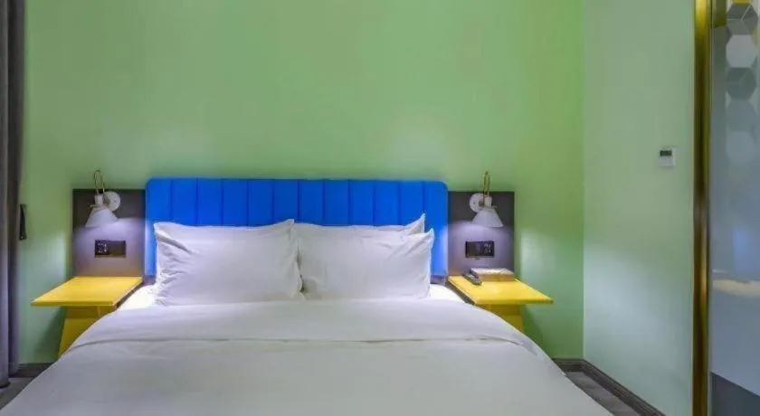 Bed in ibis Styles Beijing Capital Airport Hotel