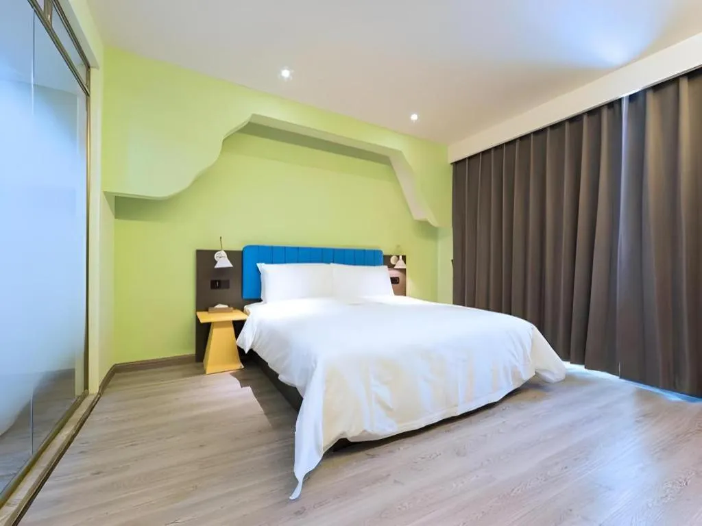 Bed in ibis Styles Beijing Capital Airport Hotel