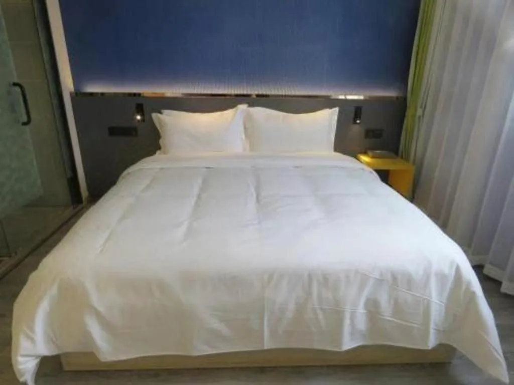 Bed in ibis Styles Beijing Capital Airport Hotel