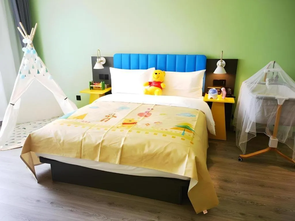 Bed in ibis Styles Beijing Capital Airport Hotel