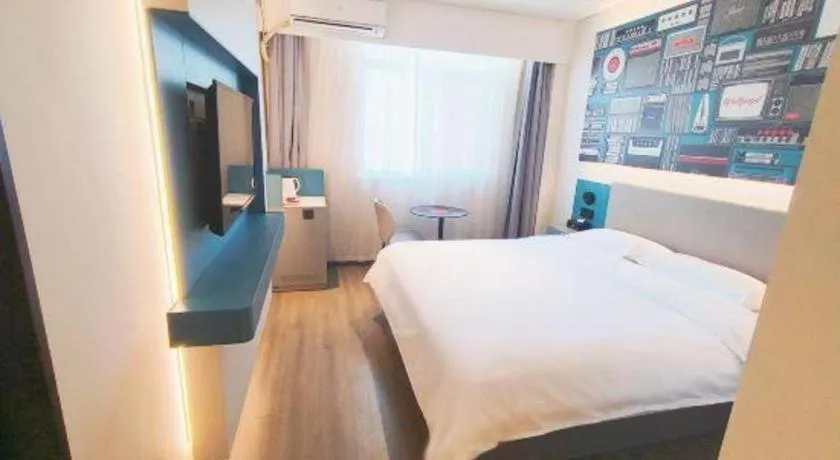 Bed in ibis Tianjin Wuqing Hotel