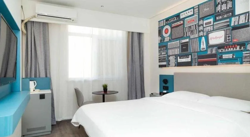 Bed in ibis Tianjin Wuqing Hotel