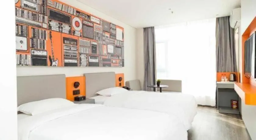 Bed in ibis Tianjin Wuqing Hotel