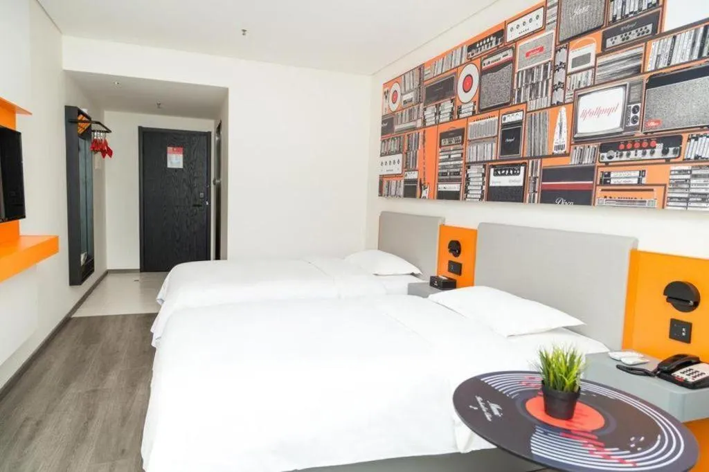 Bed in ibis Tianjin Wuqing Hotel