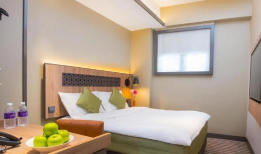 Bed in Aqueen Heritage Hotel Little India